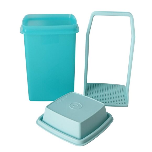 Vintage Tupperware Pickle Keeper #1560-2 in Bright Blue With #1562-3 Light Blue - Picture 3 of 6